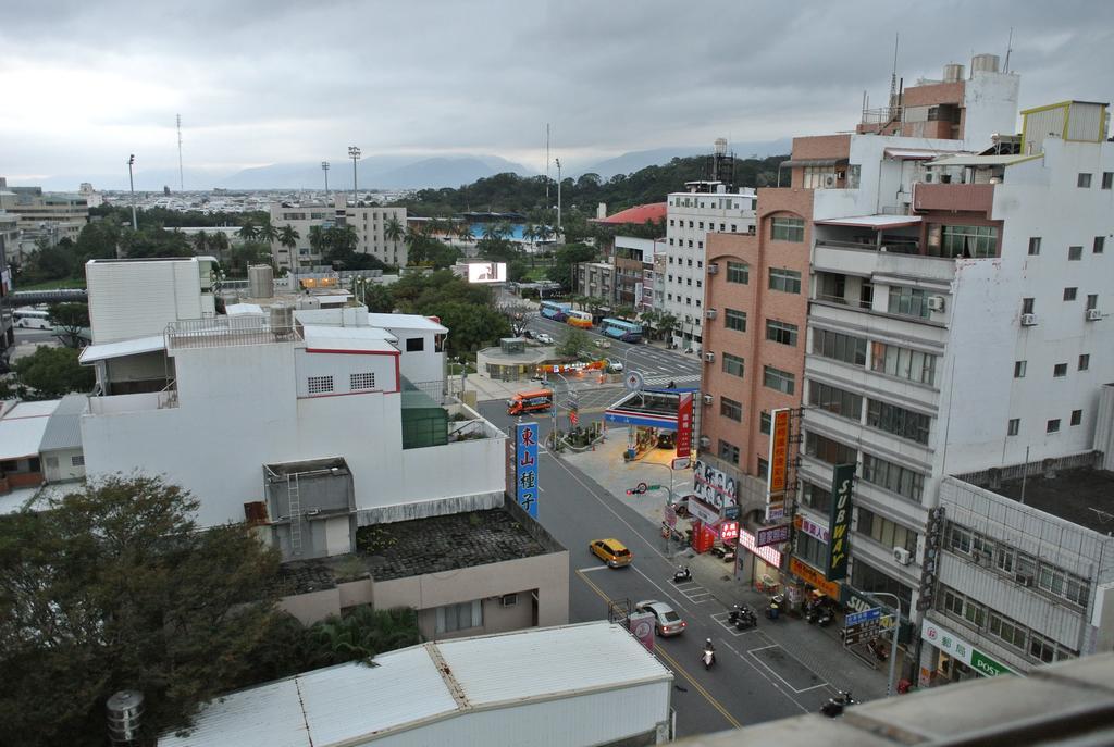 Melody Hotel Taitung Bagian luar foto