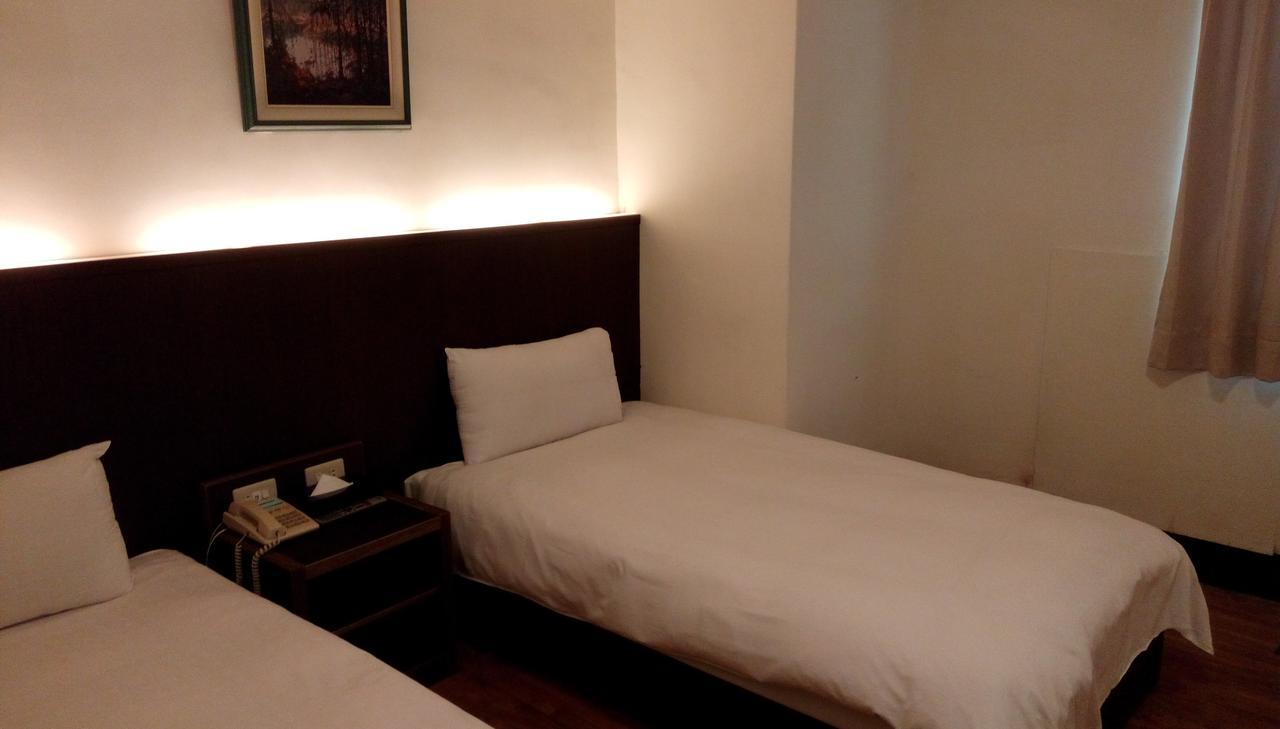 Melody Hotel Taitung Bagian luar foto