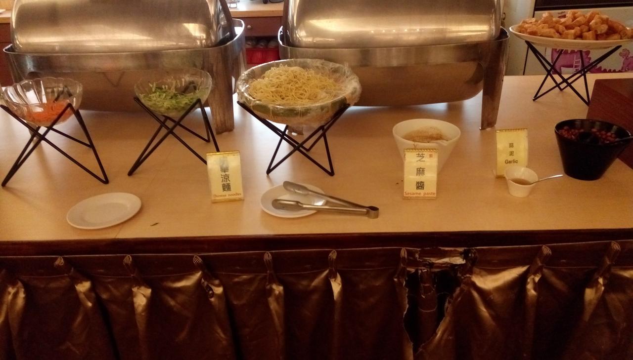 Melody Hotel Taitung Bagian luar foto