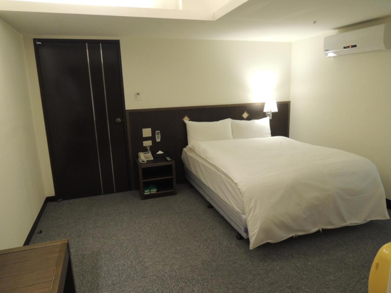 Melody Hotel Taitung Bagian luar foto