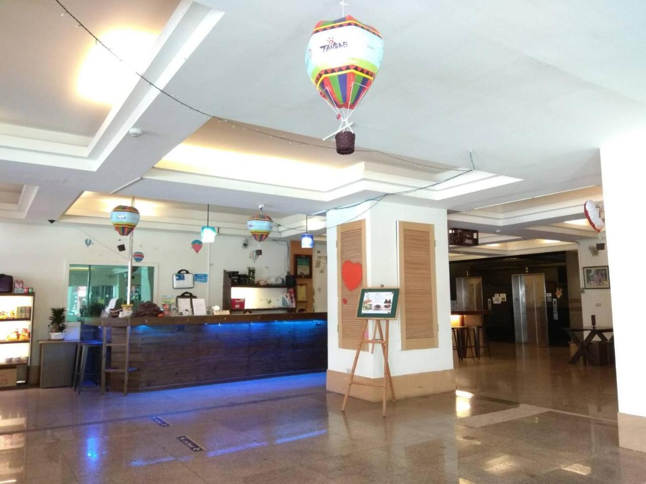 Melody Hotel Taitung Bagian luar foto
