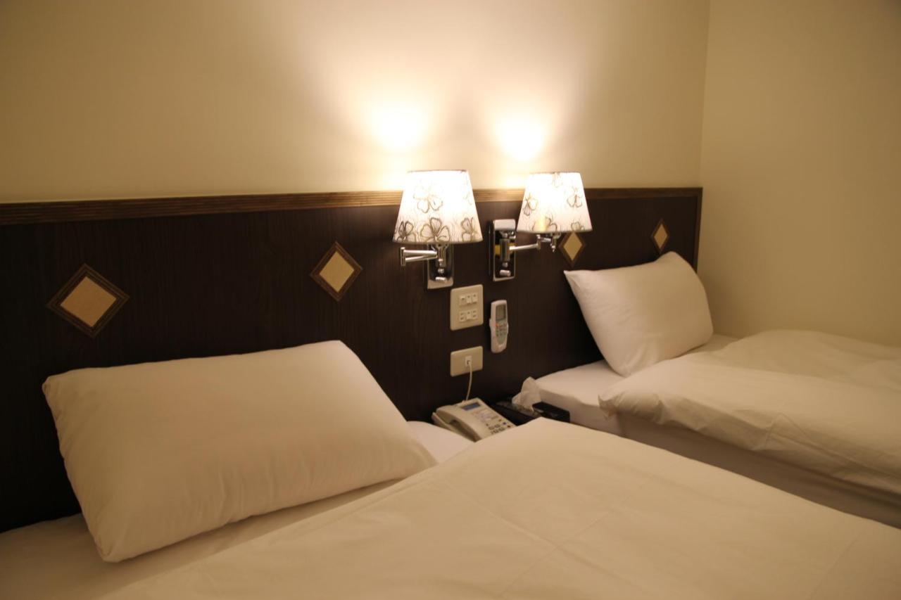 Melody Hotel Taitung Bagian luar foto